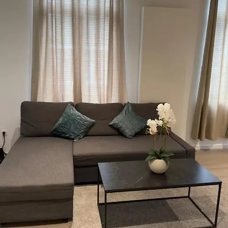 Stylish 1br Close To Center *
